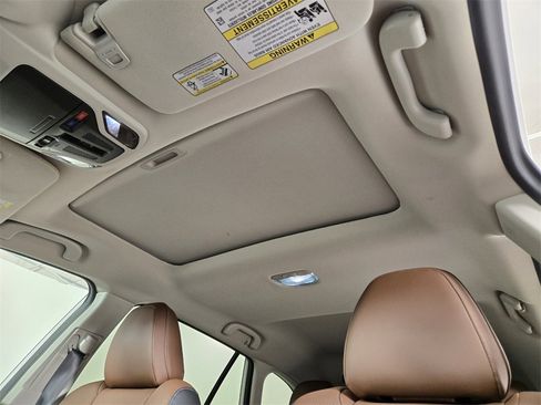 Used 2020 Subaru Outback Touring XT image 15