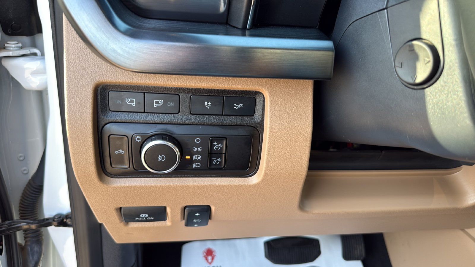 Certified 2024 Ford F350 Lariat w/ Lariat Ultimate Package AWD/4WD image 17