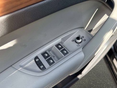 Used 2022 Audi Q5 2.0T Premium Plus AWD/4WD image 17