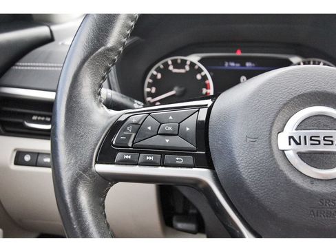 Used 2022 Nissan Altima 2.5 SV w/ SV Premium Package FWD image 18