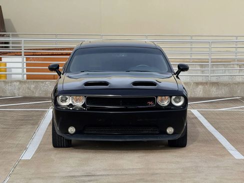 Used 2014 Dodge Challenger R/T RWD image 2