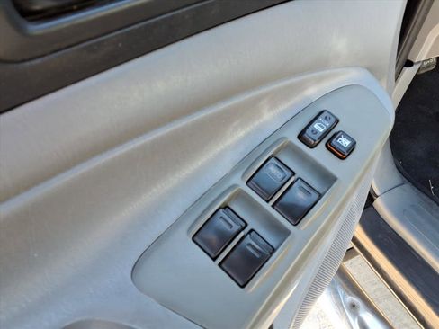 Used 2011 Toyota Tacoma PreRunner image 19