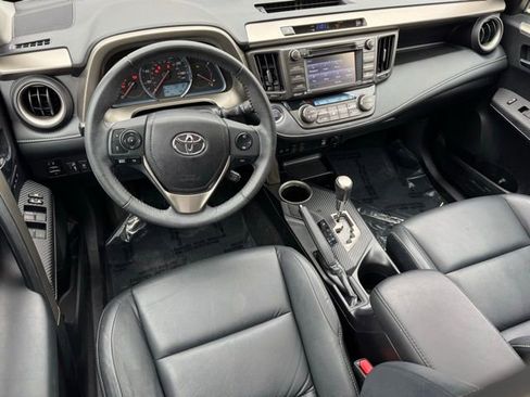 Used 2014 Toyota RAV4 Limited w/ Technology Package image 8
