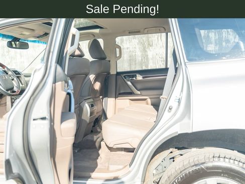 Used 2019 Lexus GX 460 AWD/4WD image 33