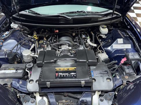 Used 1999 Pontiac Firebird Formula w/ Security Pkg image 38