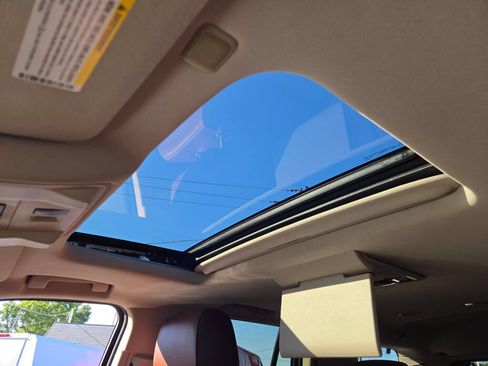 Used 2016 Chevrolet Tahoe LTZ AWD/4WD image 31