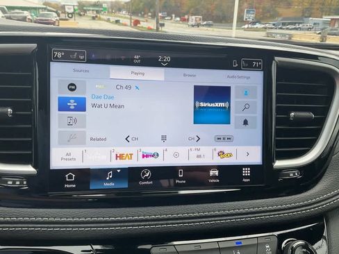 New 2026 Chrysler Pacifica Select AWD/4WD image 6
