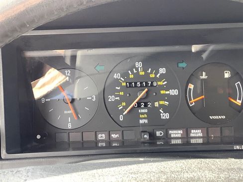 Used 1987 Volvo 240 DL image 20