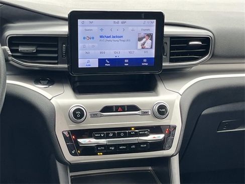 Used 2022 Ford Explorer XLT w/ Equipment Group 202A image 16