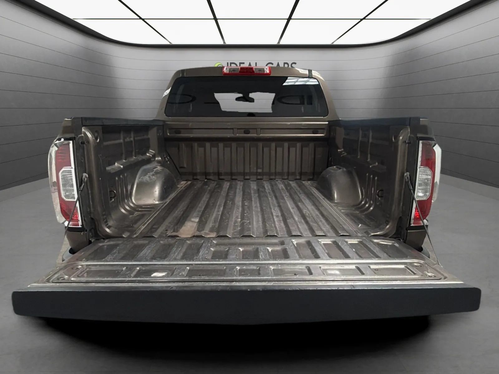 Used 2016 GMC Canyon SLE AWD/4WD image 19