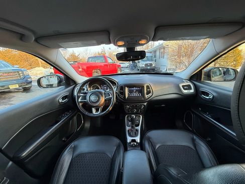 Used 2018 Jeep Compass Latitude w/ Popular Equipment Group image 17