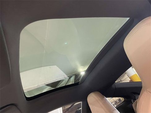 Used 2023 Porsche 911 Carrera image 18