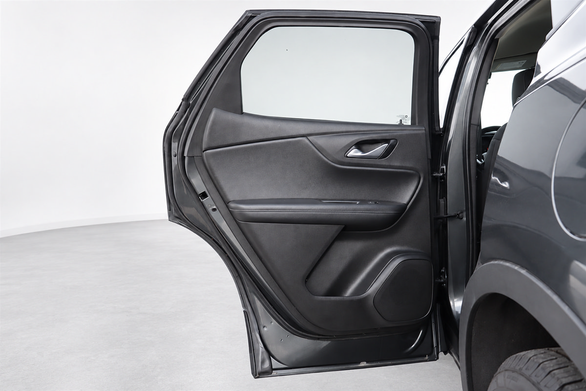 Used 2020 Chevrolet Blazer LT FWD image 16