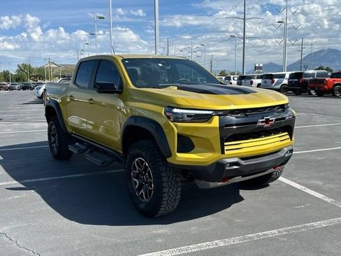 Used 2023 Chevrolet Colorado ZR2 w/ ZR2 Convenience Package III AWD/4WD image 4
