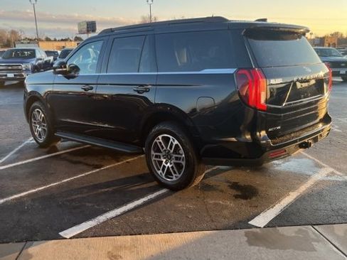 Used 2025 Ford Expedition Active image 4