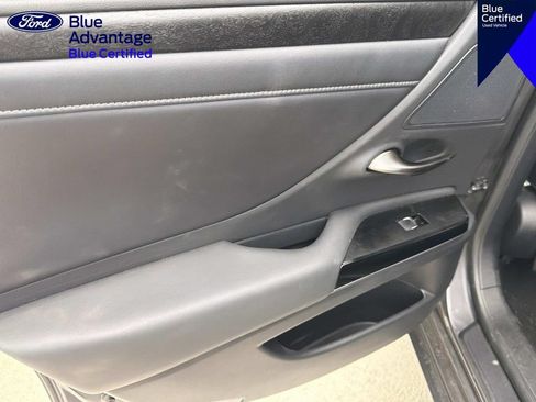 Used 2023 Lexus ES 300h w/ Premium Package FWD image 10