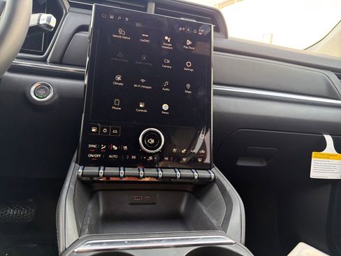 New 2026 GMC Terrain Elevation w/ Elevation Premium Package image 28