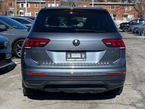 Used 2022 Volkswagen Tiguan SE w/ Panoramic Sunroof Package image 4