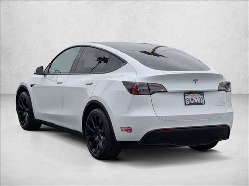 Used 2024 Tesla Model Y Long Range AWD/4WD image 8