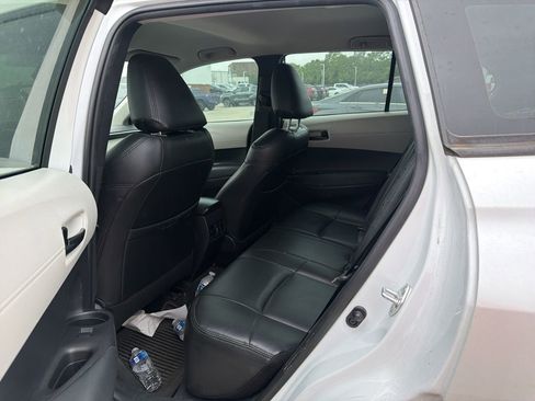 Used 2022 Toyota Corolla Cross L AWD/4WD image 9