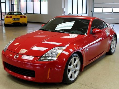 Used 2004 Nissan 350Z Touring w/ Cargo Convenience Pkg image 39