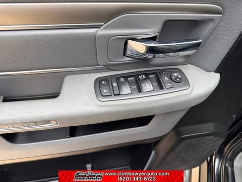 Used 2019 RAM 1500 Classic SLT w/ Luxury Group AWD/4WD image 12