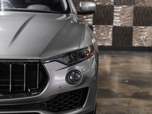 Used 2017 Maserati Levante AWD/4WD image 43
