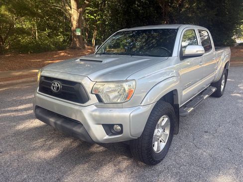 Used 2012 Toyota Tacoma PreRunner w/ TRD Sport Pkg RWD image 11