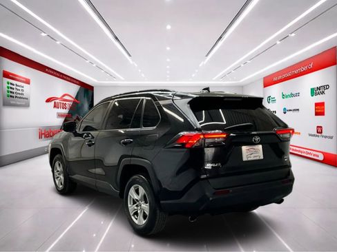 Used 2021 Toyota RAV4 XLE image 5