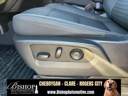 Used 2023 Chevrolet Silverado 1500 Custom AWD/4WD image 32