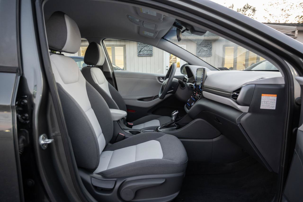 Used 2020 Hyundai Ioniq Blue FWD image 29