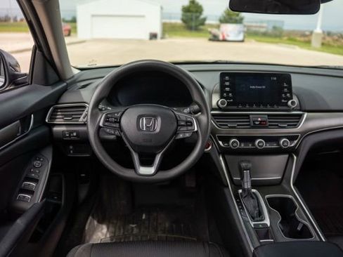 Used 2018 Honda Accord LX image 9