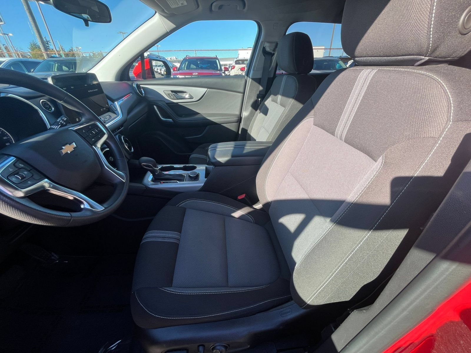 Used 2025 Chevrolet Blazer LT FWD image 27
