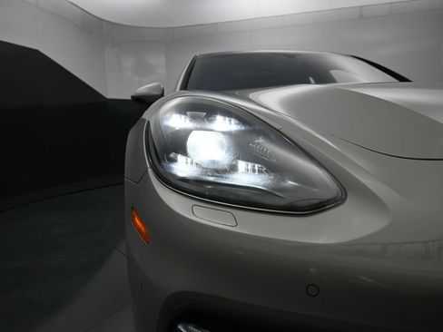 Used 2020 Porsche Panamera 4 image 10