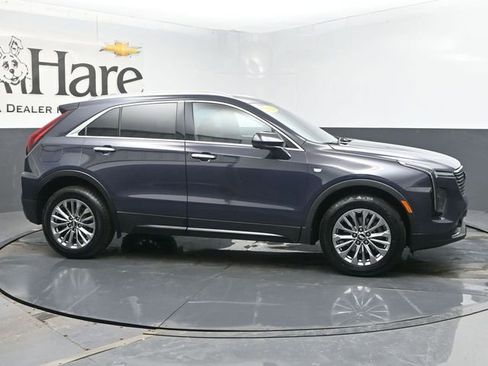 Used 2025 Cadillac XT4 Premium Luxury image 1