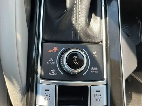 Used 2022 Kia Telluride S AWD/4WD image 40