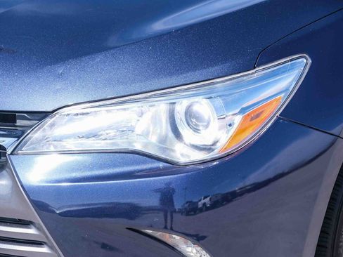 Used 2017 Toyota Camry XLE w/ Convenience Package FWD image 12