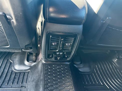 Used 2015 Jeep Grand Cherokee Limited w/ Trailer Tow Group IV image 18