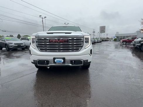 Used 2024 GMC Sierra 1500 Denali w/ Denali Reserve Package AWD/4WD image 3