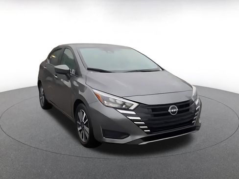 Used 2025 Nissan Versa SV FWD image 3