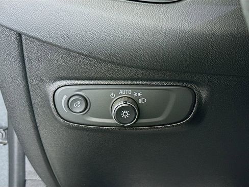 Used 2018 Chevrolet Equinox LT AWD/4WD image 10