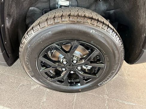 Used 2025 Jeep Grand Cherokee Altitude AWD/4WD image 44
