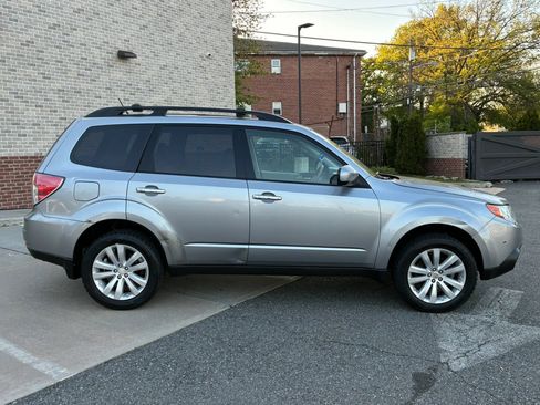Used 2011 Subaru Forester 2.5X Limited AWD/4WD image 4