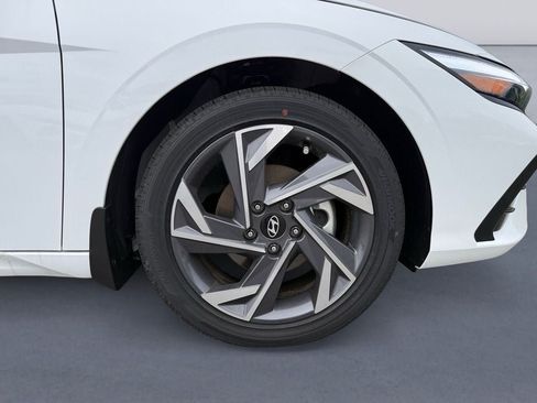 New 2026 Hyundai Elantra Limited FWD image 9