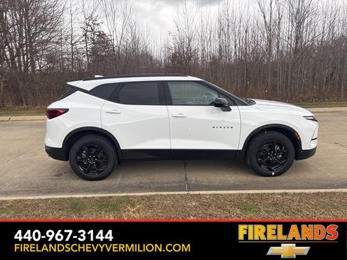 New 2025 Chevrolet Blazer LT w/ Midnight/Sport Edition image 10
