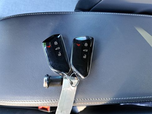 Certified 2023 Volkswagen ID.4 2WD image 35