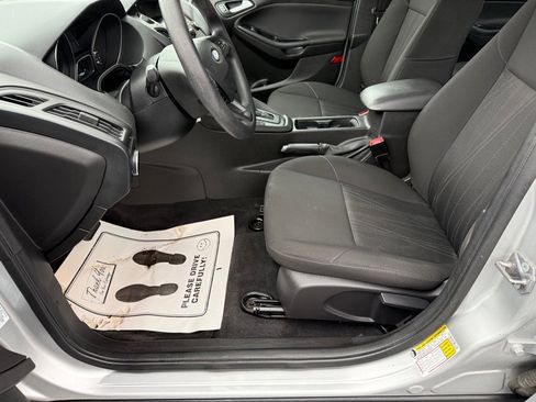 Used 2016 Ford Focus SE image 15