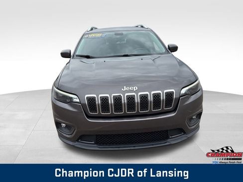 Used 2019 Jeep Cherokee Latitude w/ Cold Weather Group image 17