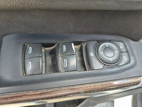 Used 2022 Chevrolet Silverado 3500 LT w/ Convenience Package image 16