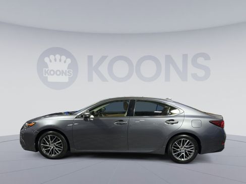 Used 2016 Lexus ES 350 w/ Navigation System Package FWD image 2